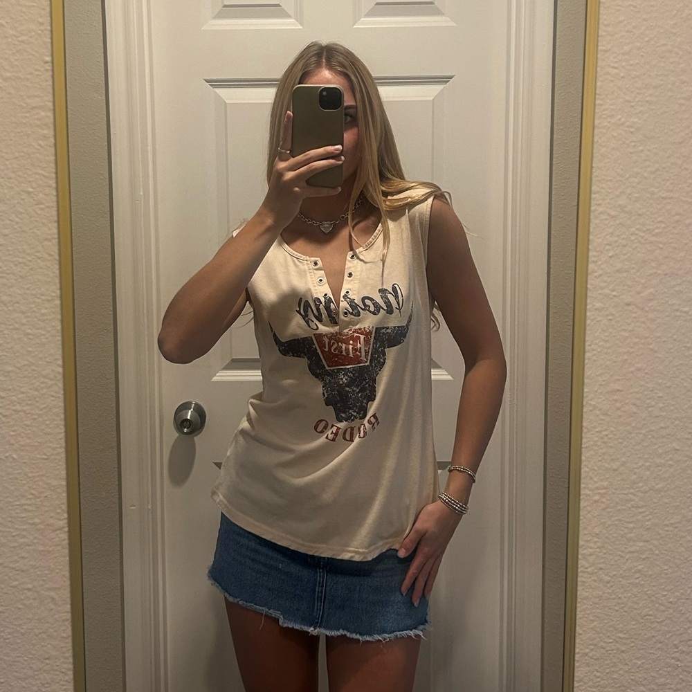 Women's Western Cream Graphic Tank Top Size Small Medium “Not My First Rodeo”